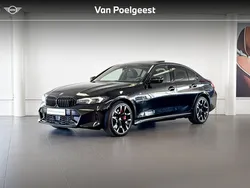 Saphirschwarz metallic (zwart metallic) Gebruikt 2025 BMW 330e M Sport Sedan | € 73.900