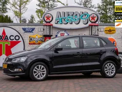 Zwart, metallic lak Gebruikt 2015 VW Polo Edition Hatchback | € 8.950 (Eerlijke prijs)