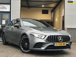 Grijs, metallic lak Gebruikt 2019 Mercedes A220 Premium Sedan | € 24.950 (Goede deal)