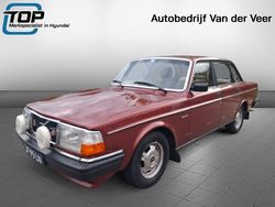 Rood Gebruikt 1982 Volvo 244 Sedan | € 10.750