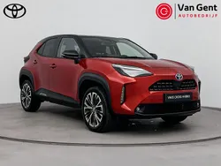 Rood Gebruikt 2023 Toyota Yaris Cross Executive SUV | € 31.499 (Iets duurder)