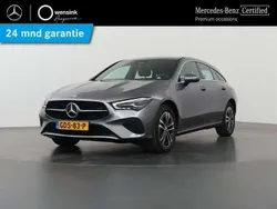 Grijs, metallic lak Gebruikt 2024 Mercedes CLA250e Shooting Brake Edition Stationwagen | € 37.850 (Super prijs)