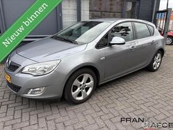 Grijs Gebruikt 2010 Opel Astra Edition Hatchback | € 5.250 (Eerlijke prijs)