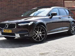 Bruin Gebruikt 2017 Volvo V90 CC Pro Stationwagen | € 19.949 (Iets duurder)