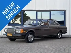 Bruin Gebruikt 1979 Mercedes 200 Sedan | € 6.950