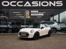 Wit Gebruikt 2017 Mini Cooper Business Hatchback | € 14.950
