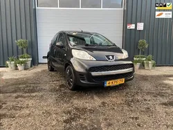 Zwart Gebruikt 2010 Peugeot 107 Urban Move Hatchback | € 2.995 (Eerlijke prijs)