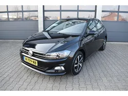 Zwart, metallic lak Gebruikt 2020 VW Polo Comfortline Hatchback | € 13.835 (Goede deal)