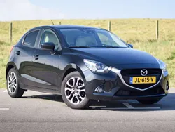 Zwart Gebruikt 2016 Mazda 2 Hatchback | € 10.995 (Eerlijke prijs)