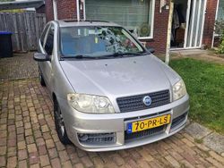 Zilver Gebruikt 2004 Fiat Punto Hatchback | € 950 (Eerlijke prijs)