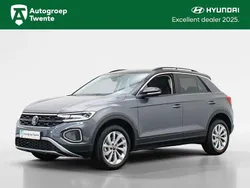 Grijs, metallic lak Gebruikt 2025 VW T-Roc Business SUV | € 37.450 (Eerlijke prijs)