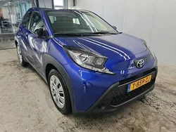 Blauw Gebruikt 2023 Toyota Aygo Play Hatchback | € 15.950 (Eerlijke prijs)