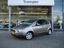 Grijs (metallic) Gebruikt 2012 Mitsubishi Colt Edition Hatchback | € 6.995 (Eerlijke prijs)