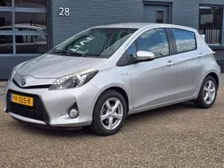 Grijs Gebruikt 2012 Toyota Yaris Hybrid Hatchback | € 10.450 (Eerlijke prijs)