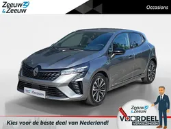Grijs Gebruikt 2024 Renault Clio V Techno Hatchback | € 20.935 (Iets duurder)