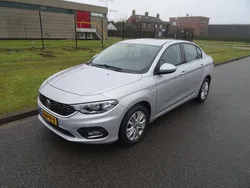 Grijs Gebruikt 2016 Fiat Tipo Sedan | € 6.895 (Eerlijke prijs)