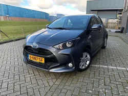 Grijs Gebruikt 2021 Toyota Yaris Hybrid Active Hatchback | € 17.950 (Super prijs)
