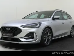 Grijs Gebruikt 2023 Ford Focus ST-Line Stationwagen | € 23.950 (Eerlijke prijs)