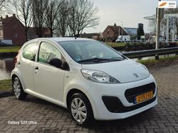 Wit Gebruikt 2014 Peugeot 107 Access Hatchback | € 4.499 (Eerlijke prijs)