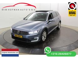 Blauw, metallic lak Gebruikt 2015 VW Passat GTE Stationwagen | € 9.999 (Eerlijke prijs)