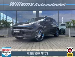 Zwart, metallic lak Gebruikt 2023 Lynk & Co 01 SUV | € 28.750 (Eerlijke prijs)