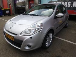 Grijs Gebruikt 2010 Renault Clio II Hatchback | € 2.997 (Eerlijke prijs)