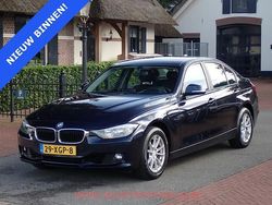 Blauw Gebruikt 2012 BMW 320 Executive Sedan | € 8.900 (Goede deal)