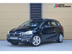 Zwart, metallic lak Gebruikt 2017 BMW 220 Active Tourer Luxury Line MPV | € 19.950 (Eerlijke prijs)