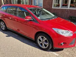 Rood Gebruikt 2013 Ford Focus Stationwagen | € 4.500 (Eerlijke prijs)