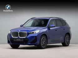 Blauw Nieuw 2025 BMW iX1 M Sport SUV | € 59.995 (Goede deal)