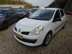 Wit Gebruikt 2008 Renault Clio R.S. Authentique Hatchback | € 1.495 (Eerlijke prijs)
