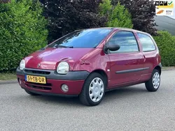 Rood Gebruikt 2006 Renault Twingo Expression Hatchback | € 750 (Goede deal)
