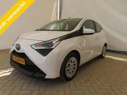 Wit Gebruikt 2020 Toyota Aygo X-play Hatchback | € 9.999 (Eerlijke prijs)