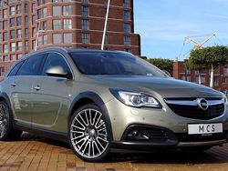 Groen Gebruikt 2015 Opel Insignia Country Tourer Stationwagen | € 15.950