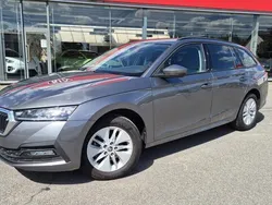 Grijs Gebruikt 2023 Skoda Octavia Ambition Stationwagen | € 27.850 (Eerlijke prijs)