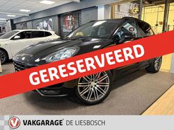 Zwart Gebruikt 2014 Porsche Macan Turbo SUV | € 34.900 (Eerlijke prijs)