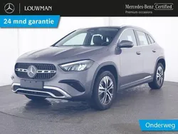Grijs, metallic lak Gebruikt 2024 Mercedes GLA250 SUV | € 45.945 (Eerlijke prijs)