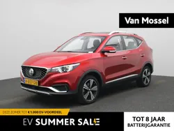 Rood Gebruikt 2019 MG ZS Luxury Sedan | € 13.495 (Eerlijke prijs)