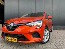 Oranje Gebruikt 2021 Renault Clio V Zen Hatchback | € 9.995 (Eerlijke prijs)