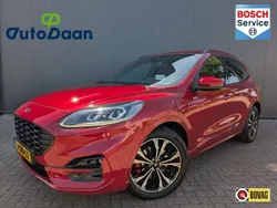 Rood, metallic lak Gebruikt 2021 Ford Kuga ST-Line SUV | € 23.995 (Eerlijke prijs)