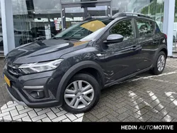 Grijs Gebruikt 2022 Dacia Sandero Expression Hatchback | € 19.490 (Eerlijke prijs)