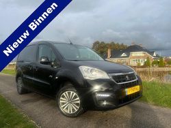 Zwart (metallic) Gebruikt 2018 Peugeot Partner Premium MPV | € 6.945 (Goede deal)