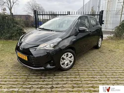 Zwart Gebruikt 2019 Toyota Yaris Hybrid Active Hatchback | € 14.750 (Eerlijke prijs)