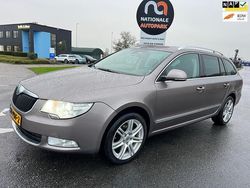 Grijs Gebruikt 2011 Skoda Superb Business Line Stationwagen | € 3.950 (Super prijs)