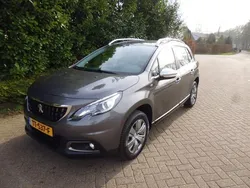 Grijs, metallic lak Gebruikt 2017 Peugeot 2008 Style SUV | € 9.650 (Goede deal)