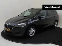 Zwart Gebruikt 2018 BMW 218 Executive Stationwagen | € 17.940 (Eerlijke prijs)