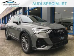 Grijs, metallic lak Gebruikt 2019 Audi Q3 Black Edition SUV | € 32.900 (Eerlijke prijs)