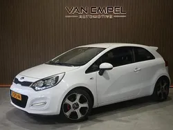 Wit Gebruikt 2013 Kia Rio Hatchback | € 6.450 (Eerlijke prijs)