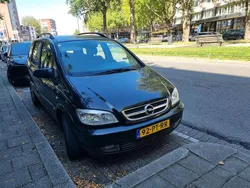 Zwart Gebruikt 2004 Opel Zafira MPV | € 995 (Goede deal)