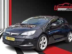 Zwart, metallic lak Gebruikt 2012 Opel Astra GTC Sport Hatchback | € 7.440 (Eerlijke prijs)